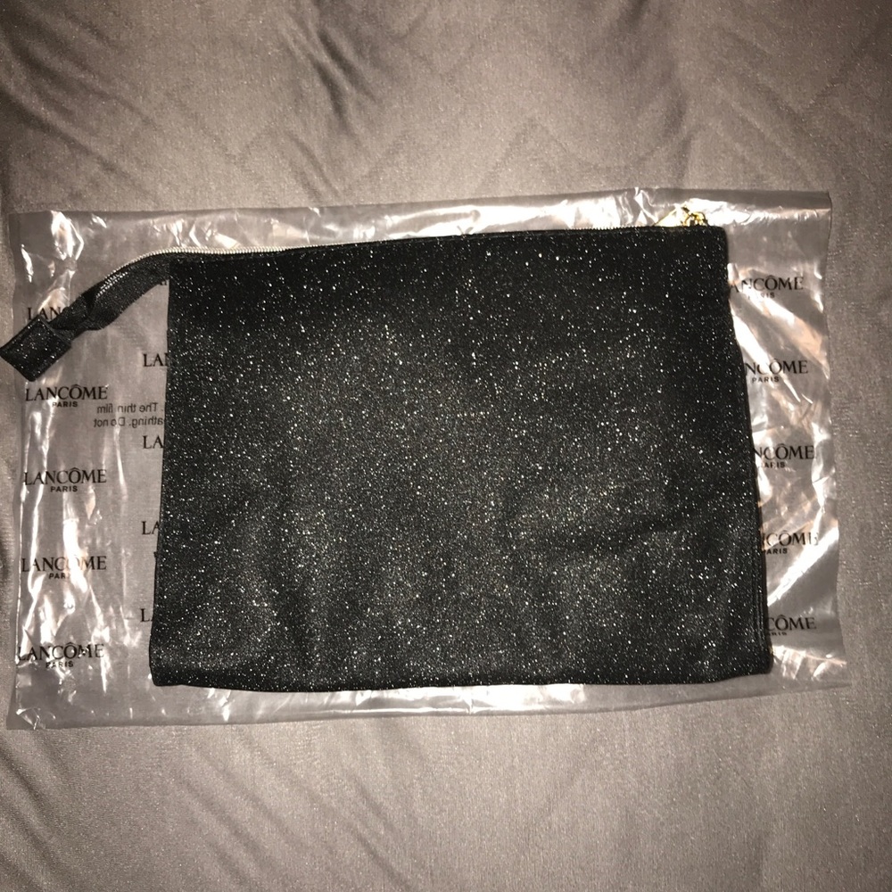 Make up clutch